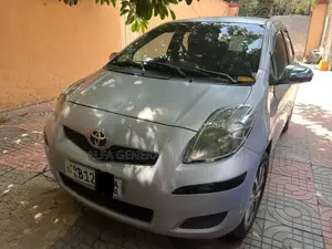 Photo - Toyota Yaris 2009 Silver