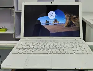 Laptop Toshiba Satellite C850 4GB Intel Core 2 Quad HDD 500GB