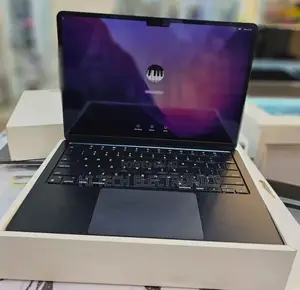 Photo - New Laptop Apple MacBook Air 2022 M2 8GB Apple M2 SSD 256GB