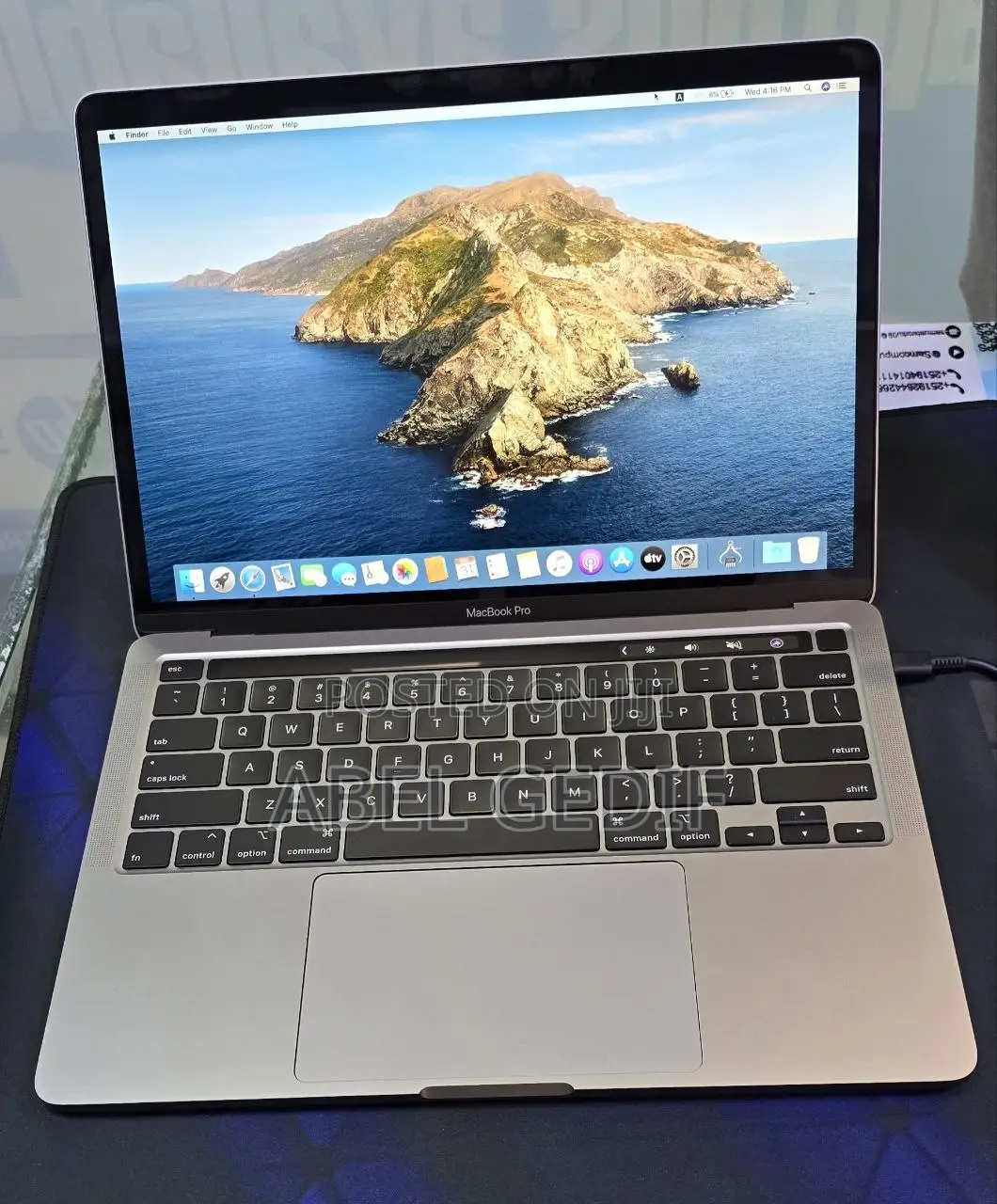 New Laptop Apple MacBook 2020 16GB Intel Core I7 SSD 512GB