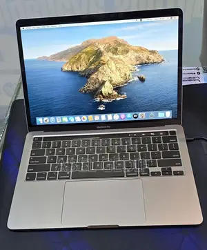 New Laptop Apple MacBook 2020 16GB Intel Core I7 SSD 512GB