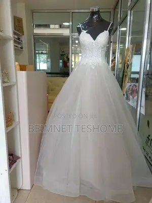 የሚሸጥ የሙሽራ ቀሚስ ቬሎ ዘመናዊ እና ቆንጆ