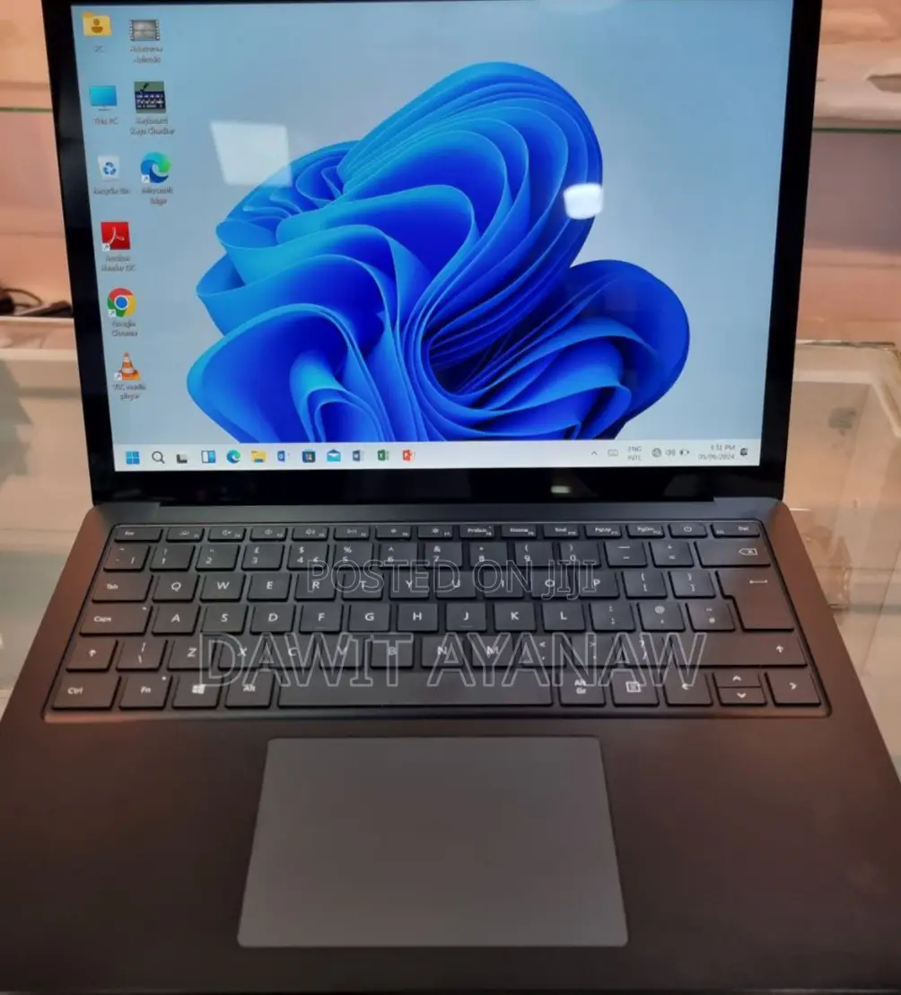 New Laptop Microsoft Surface Laptop 3 8GB Intel Core I5 SSD 256GB