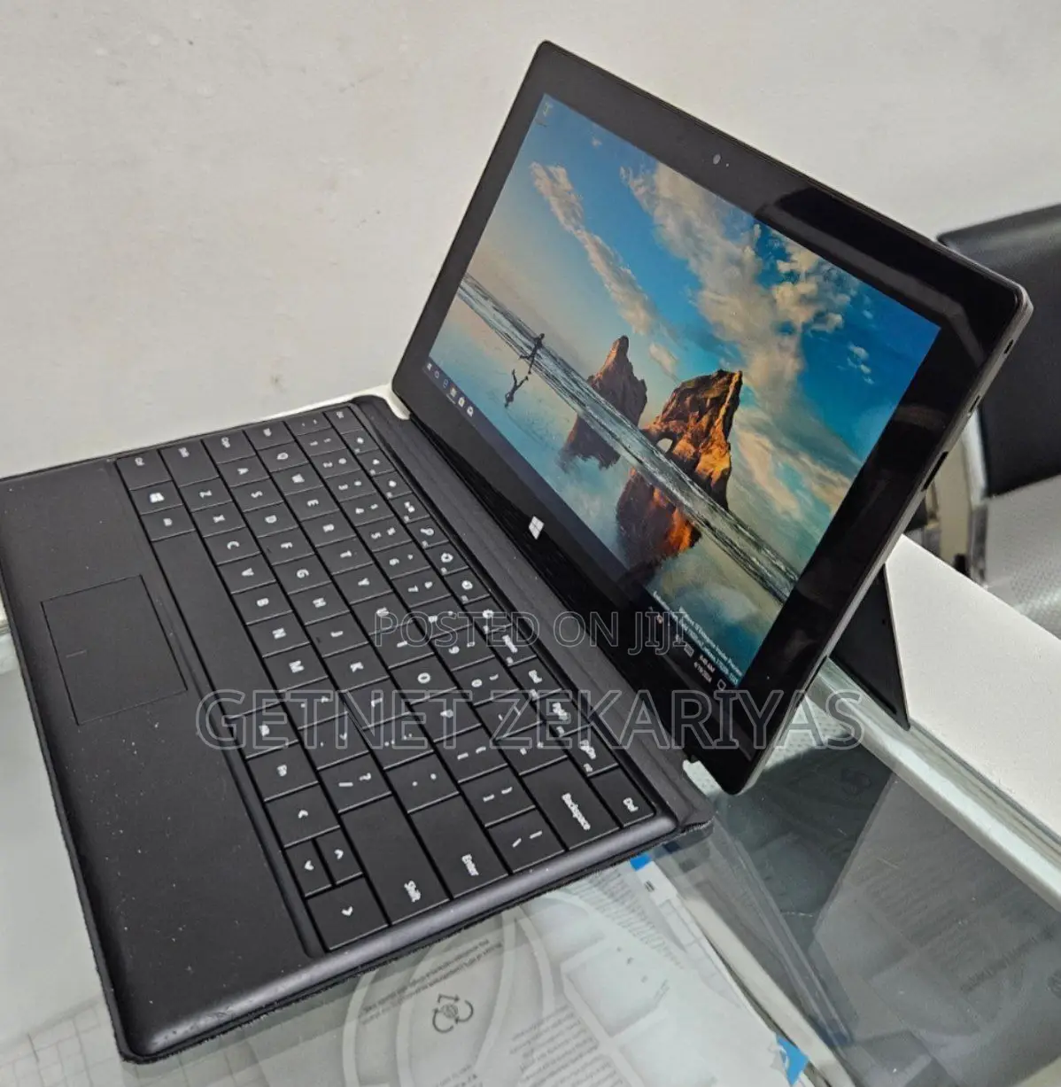 New Laptop Microsoft Surface 2GB SSD 32GB