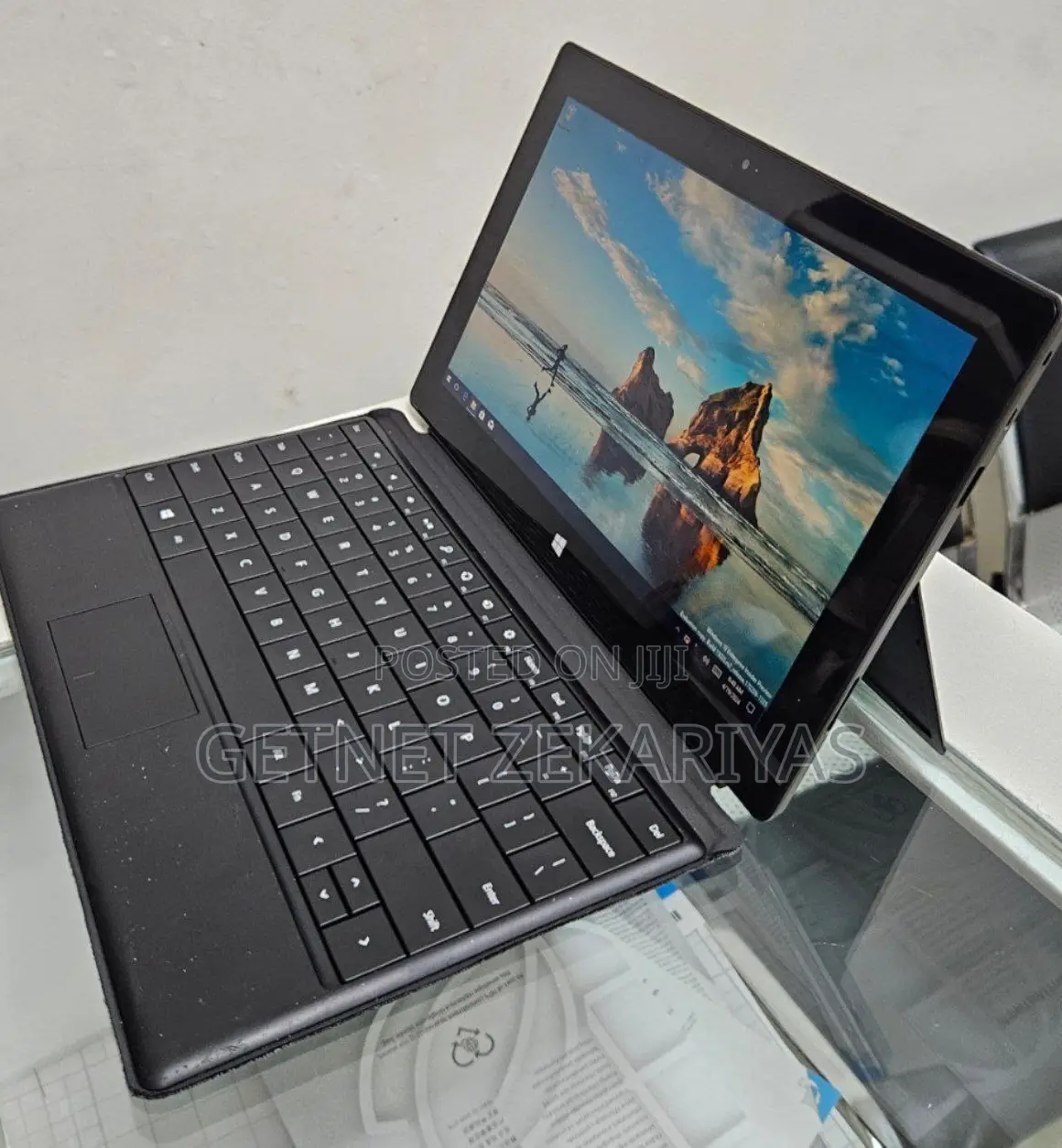 New Laptop Microsoft Surface 2GB SSD 32GB