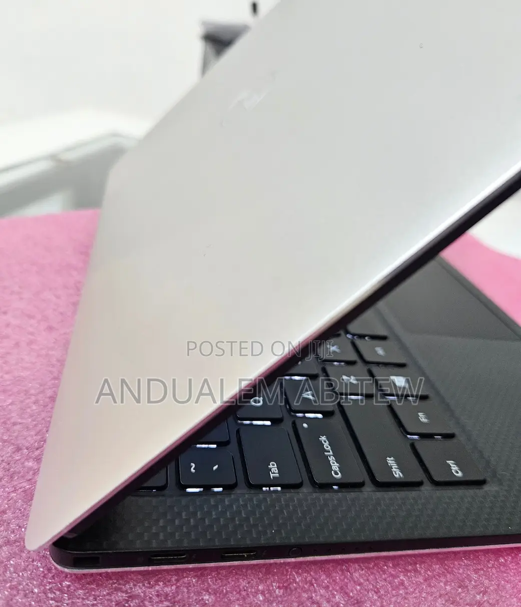 New Laptop Dell XPS 13 16GB Intel Core I7 SSD 512GB