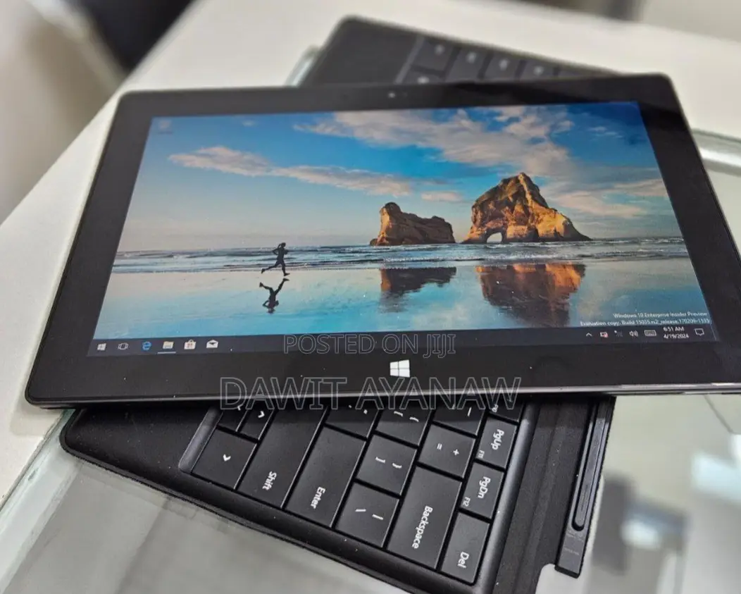 New Laptop Microsoft 2GB Intel Core 2 Duo SSD 32GB