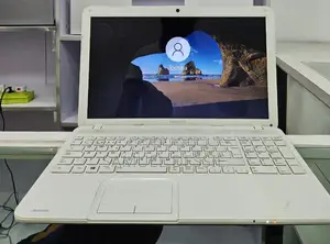 Laptop Toshiba Satellite C850 4GB Intel Core 2 Quad HDD 500GB