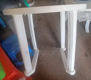 80 Cm Circular Plastic Table | የሚነቃቀል ነው