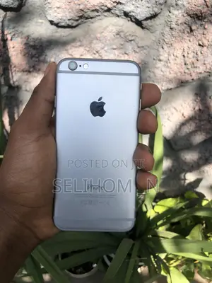 Photo - Apple iPhone 6 16 GB Silver