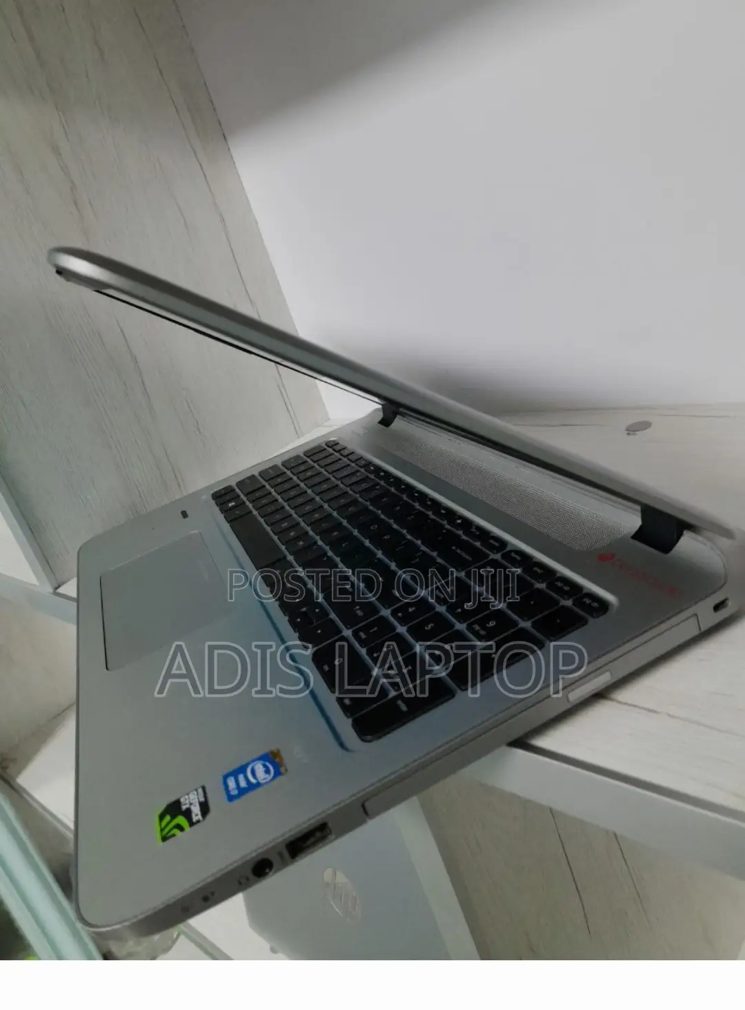 New Laptop HP Envy 13 8GB Intel Core I7 SSD 1T