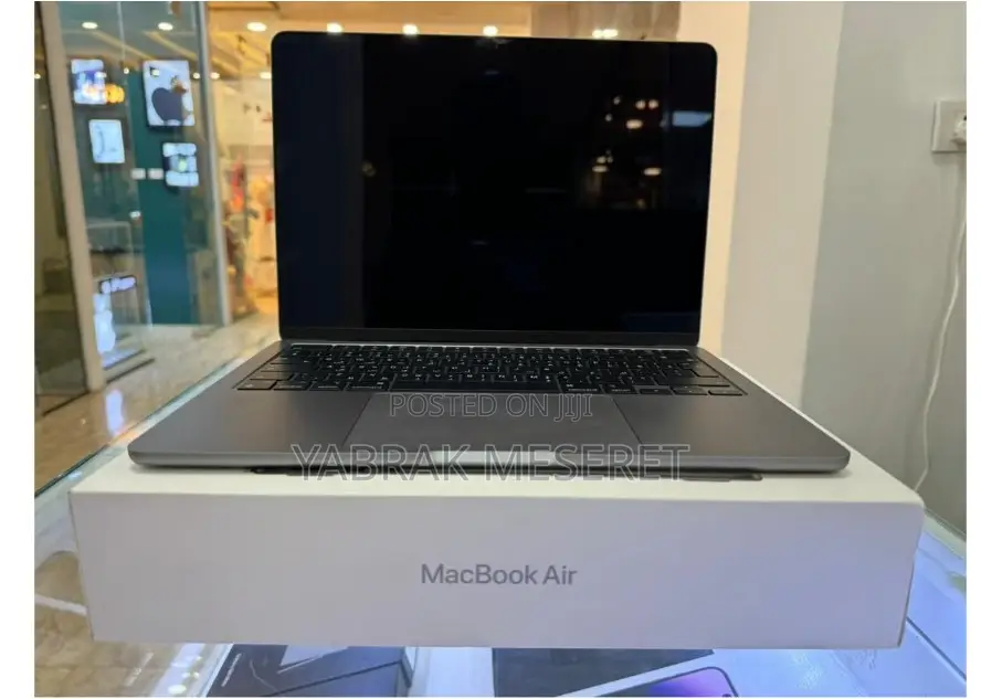 New Laptop Apple MacBook Air 2020 8GB Intel Core I5 SSD 256GB