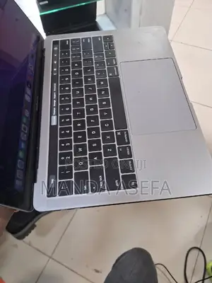 New Laptop Apple MacBook Pro 2016 8GB Intel Core I7 SSD 512GB