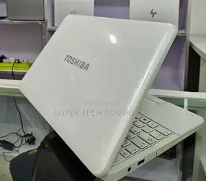 Laptop Toshiba Satellite C855 4GB Intel Core 2 Quad HDD 500GB