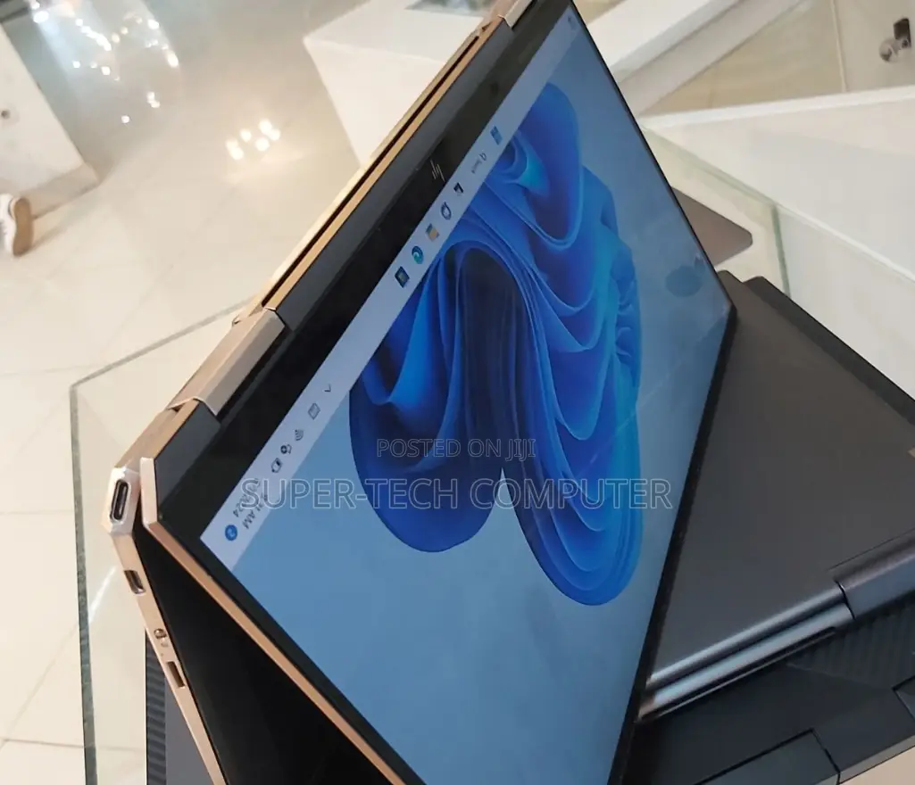 New Laptop HP Spectre X360 8GB Intel Core I5 SSD 512GB