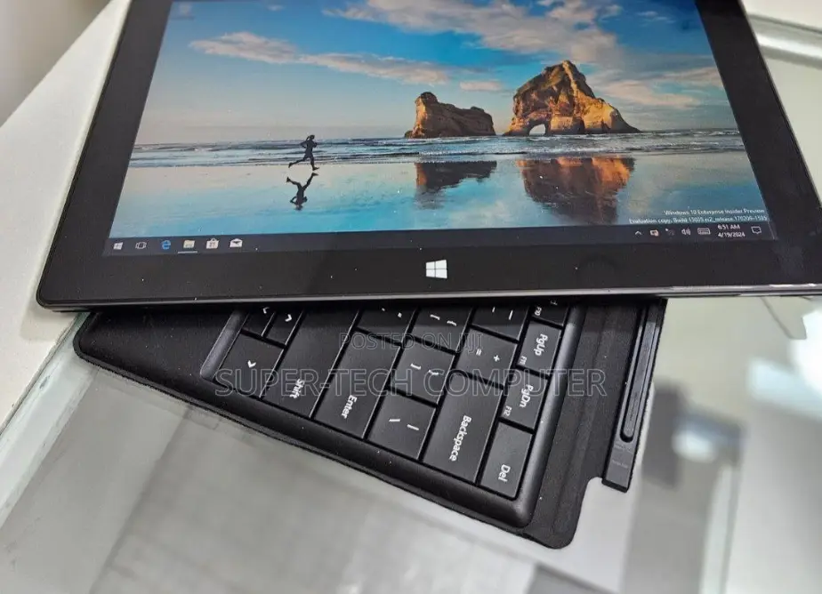 New Laptop Microsoft Surface 2GB Intel Core 2 Quad SSD 32GB