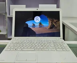 New Laptop Toshiba Satellite C850 4GB Intel Core 2 Quad HDD 500GB