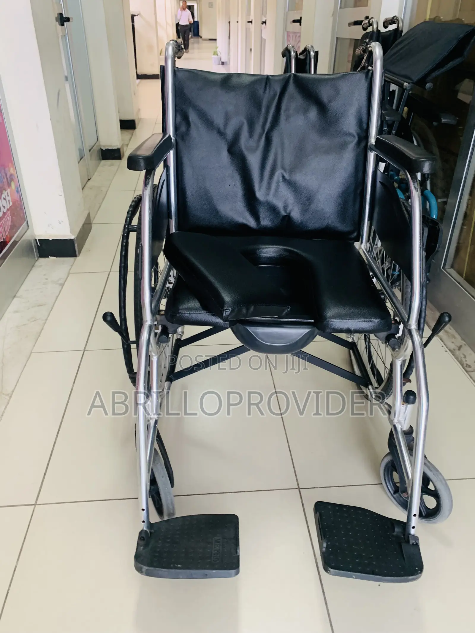 Wheelchair>%Toilet%^Wheelchair*^Wheelchair*Wheelchair*^Used€
