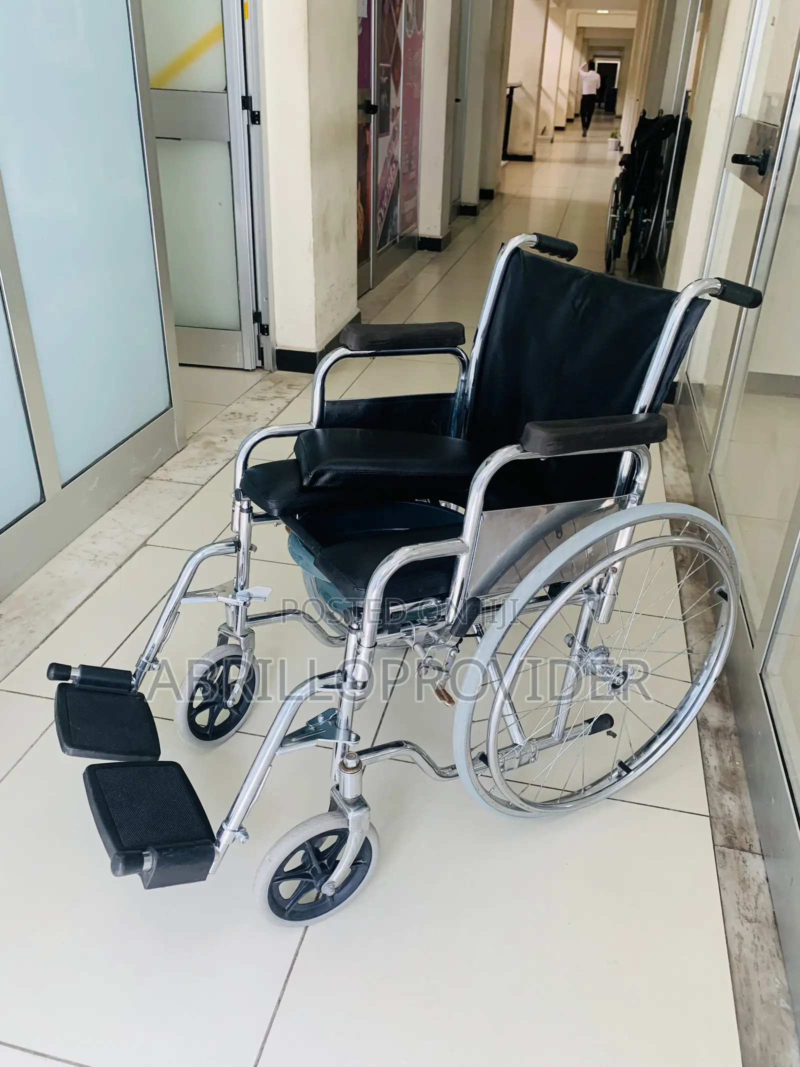 Toilet Wheelchair>Wheelchair<Wheelchair%Wheelchair%Second~