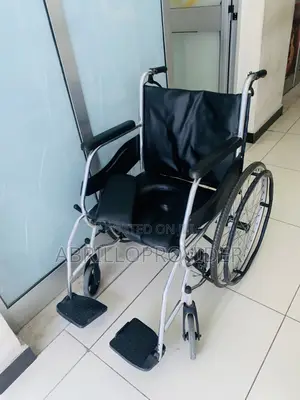 Wheelchair%Toilet%Second;:Wheelchair>%Wheelchair>%Wheelchair