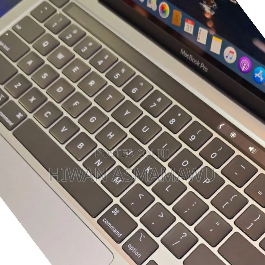 New Laptop Apple MacBook Pro 2020 16GB Intel Core I7 SSD 512GB