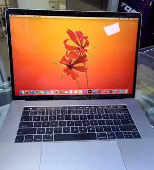 New Laptop Apple MacBook Pro 2017 16GB Intel Core I7 SSD 512GB