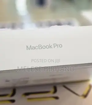 Photo - New Laptop Apple MacBook Pro 2022 M2 16GB Apple M2 SSD 512GB