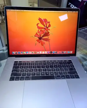 New Laptop Apple MacBook 2018 16GB Intel Core I7 SSD 512GB