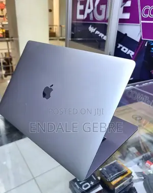 New Laptop Apple MacBook 2018 16GB Intel Core I7 SSD 512GB