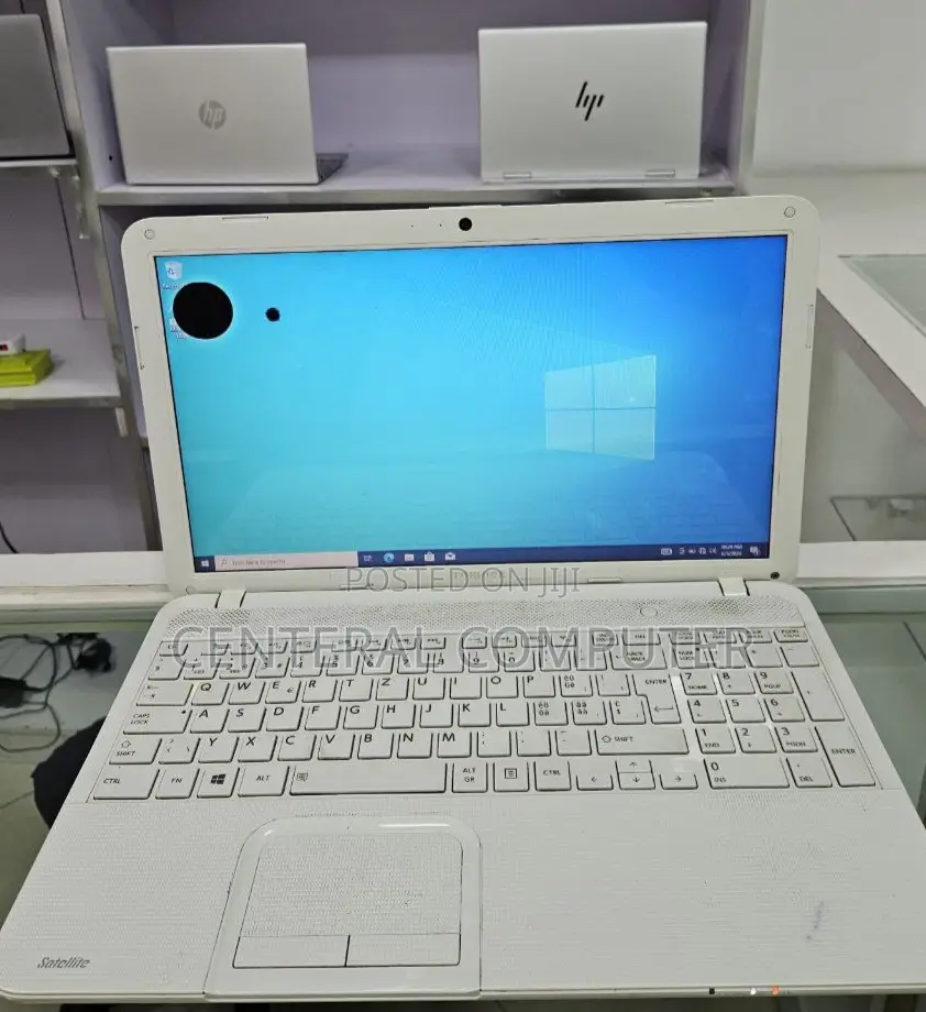 Laptop Toshiba Satellite C665 4GB Intel Core I5 HDD 500GB