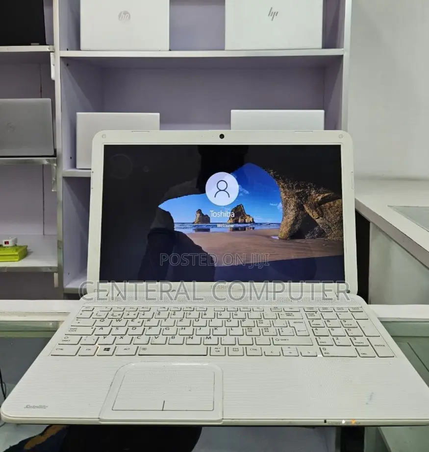 Laptop Toshiba Satellite C665 4GB Intel Core I5 HDD 500GB