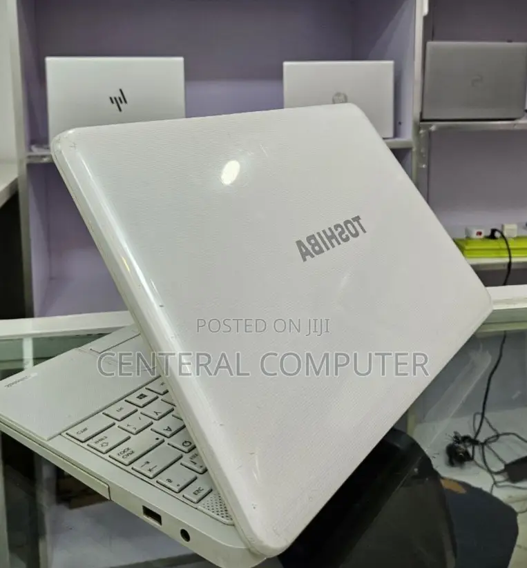 Laptop Toshiba Satellite C665 4GB Intel Core I5 HDD 500GB