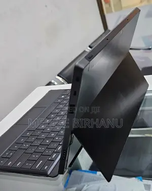 New Laptop Microsoft Surface 2GB Intel Pentium SSD 32GB