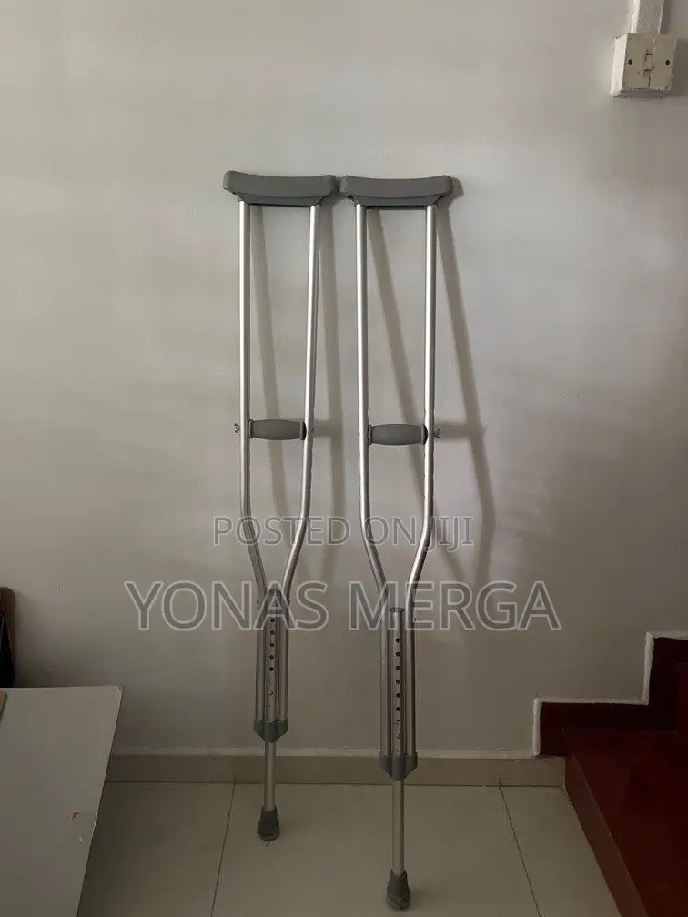 Auxiliary Crutches 吃crutches to Give Away土crunch-Cranch/ክራንች