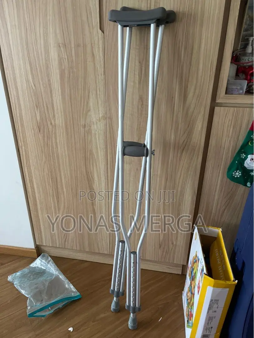 Crutches/ Walking Support呎two Hand Crutches方ክራንች+Crunch舟