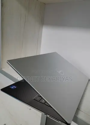 New Laptop Dell XPS 15 16GB Intel Core I7 SSD 1T