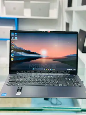 New Laptop Lenovo Ideapad 3 4GB Intel Core I3 SSD 256GB