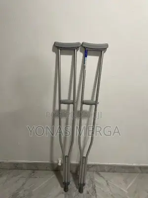Photo - Crutches (L)Hardly New Pair of Crutches/Crunch/Cranch/ክራንች