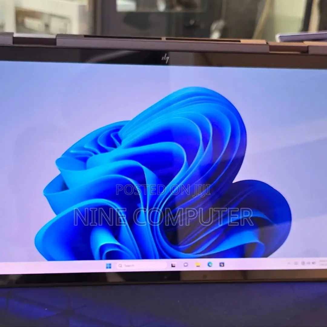 New Laptop HP Envy X360 8GB Intel Core I5 SSD 512GB