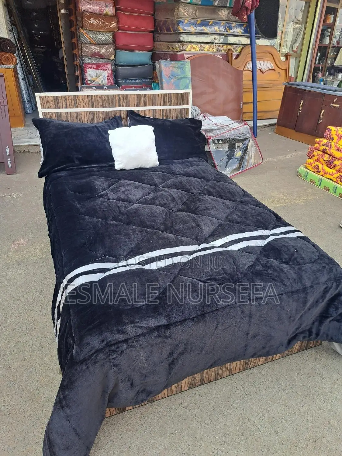 Black Bed Comfort