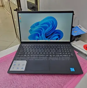 New Laptop Dell Inspiron 15 8GB Intel Core I3 SSD 256GB
