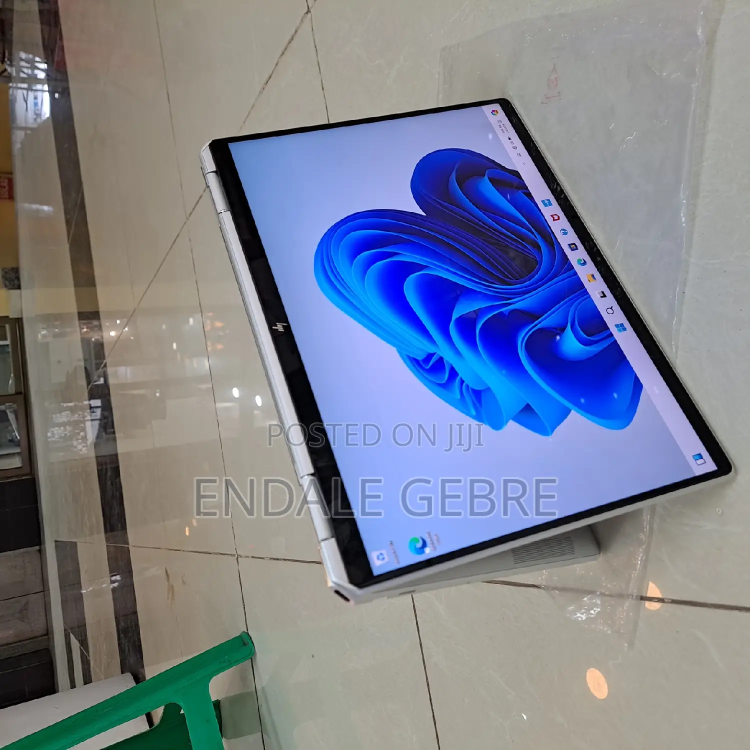 New Laptop HP Spectre X360 8GB Intel Core I5 SSD 512GB