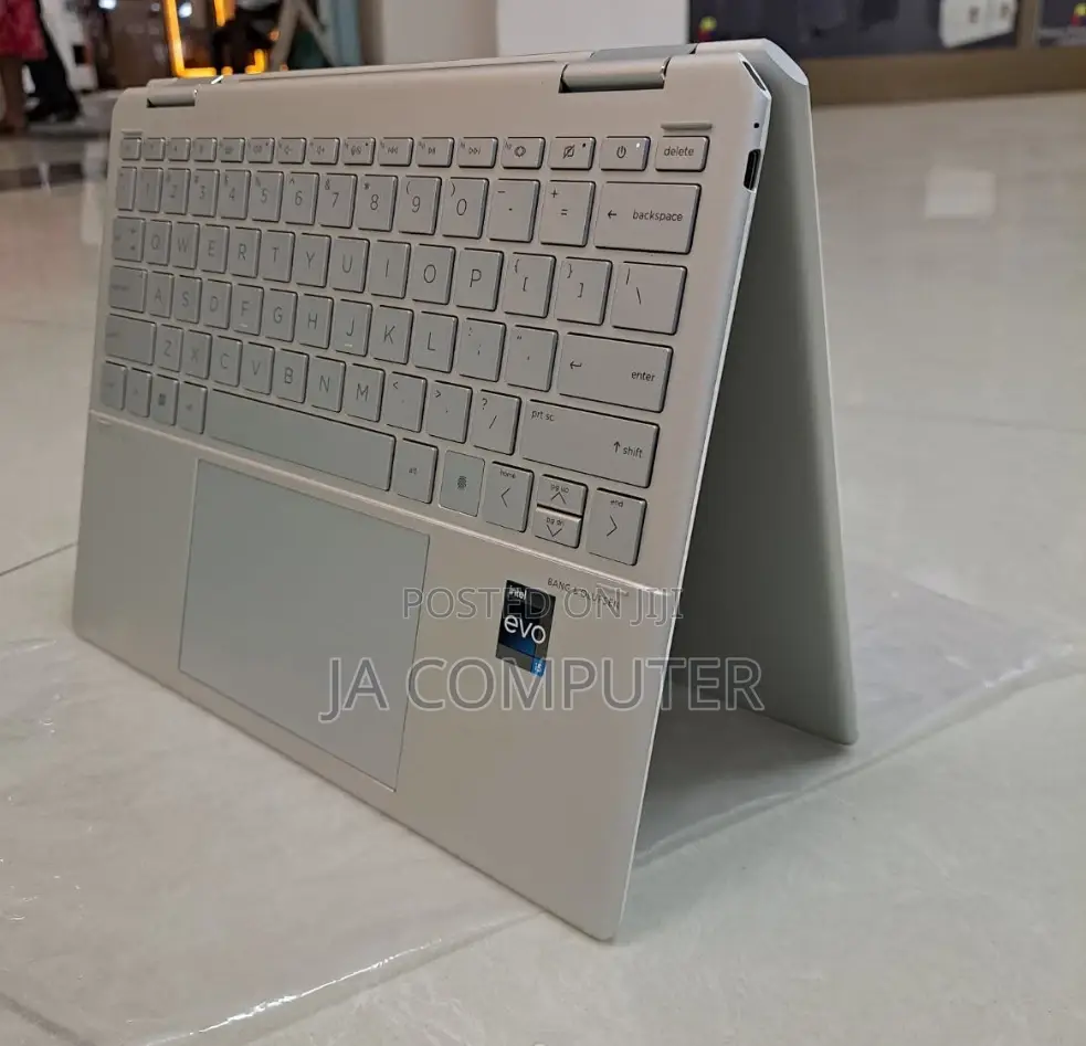 New Laptop HP Spectre 16GB Intel Core I5 SSD 512GB