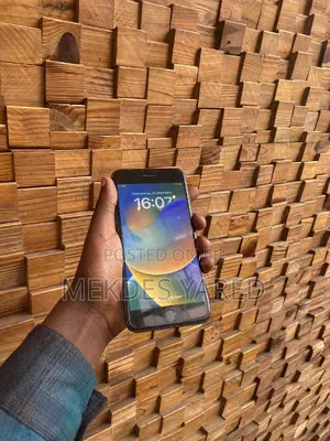 New Apple iPhone 8 Plus 64 GB Black