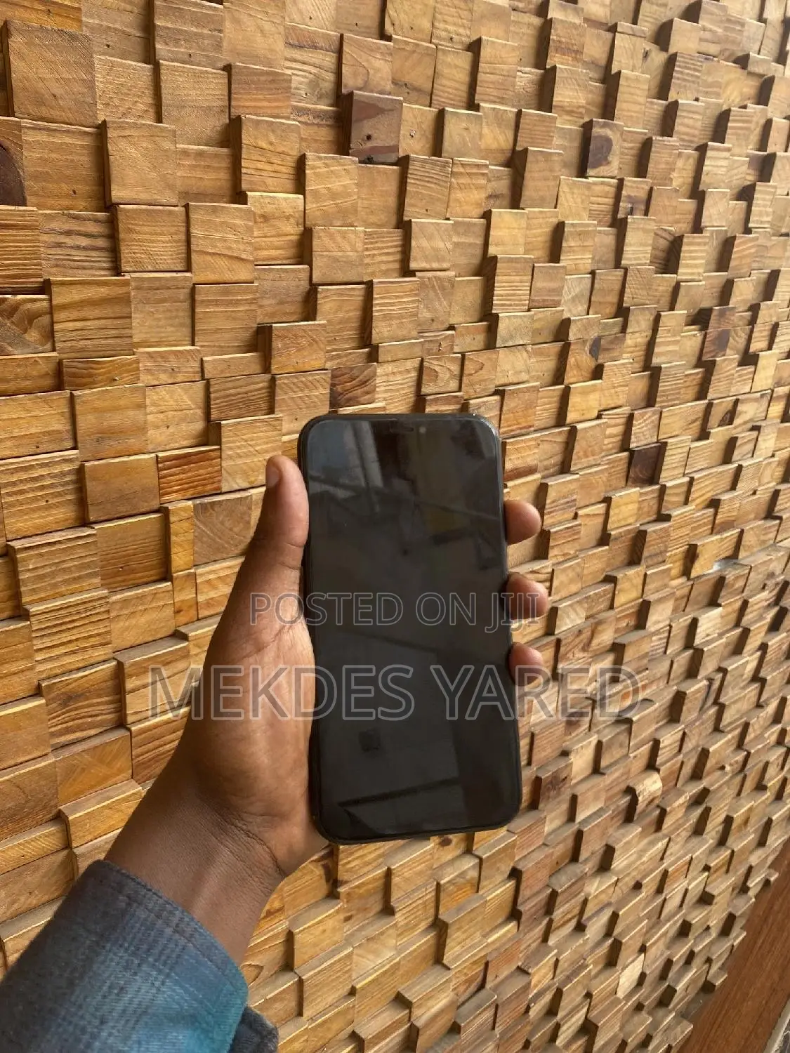 New Apple iPhone XR 64 GB Black