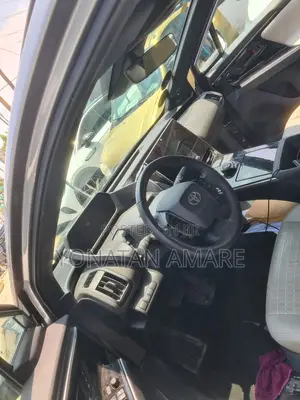 Toyota bZ4X 71.4 kWh FWD 2023 Gray