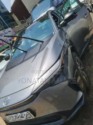 Toyota bZ4X 71.4 kWh FWD 2023 Gray