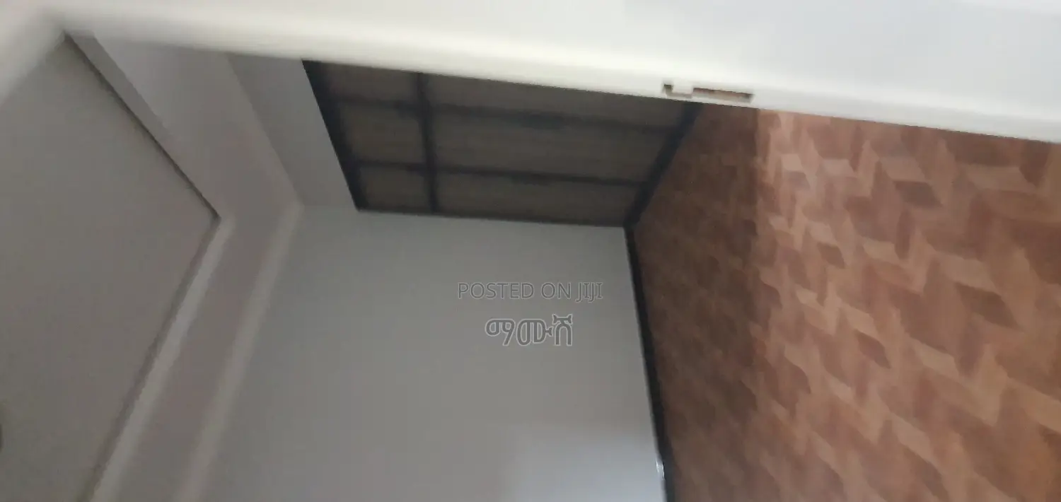 Furnished 5bdrm Villa in አያት, Bole for sale