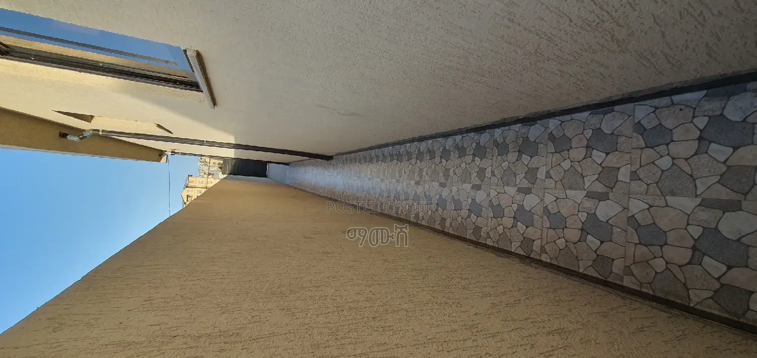 Furnished 5bdrm Villa in አያት, Bole for sale