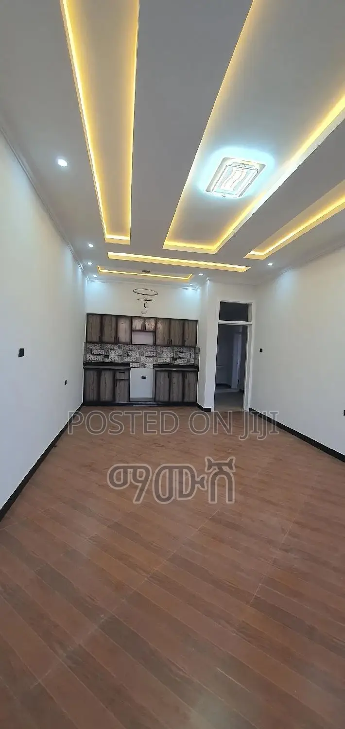 Furnished 5bdrm Villa in አያት, Bole for sale
